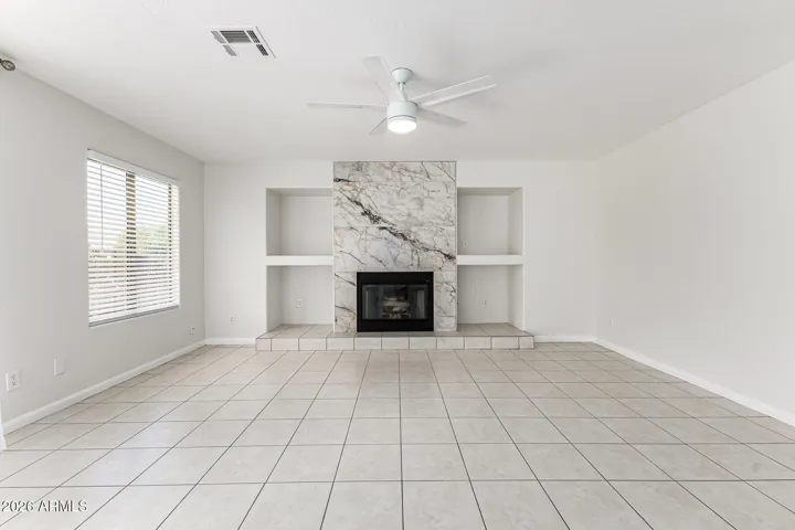 Large Family Room, perfect for entertaining accommodating larger furniture and flexibility. (13)