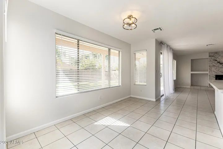 Dining Table or Breakfast Table. With space for bar stools at the kitchen counter. (11)