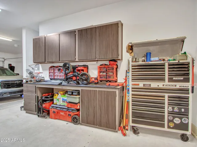 Work bench perfect for projects