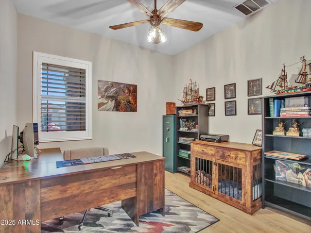 Home office perfect for a flexible lifestyle