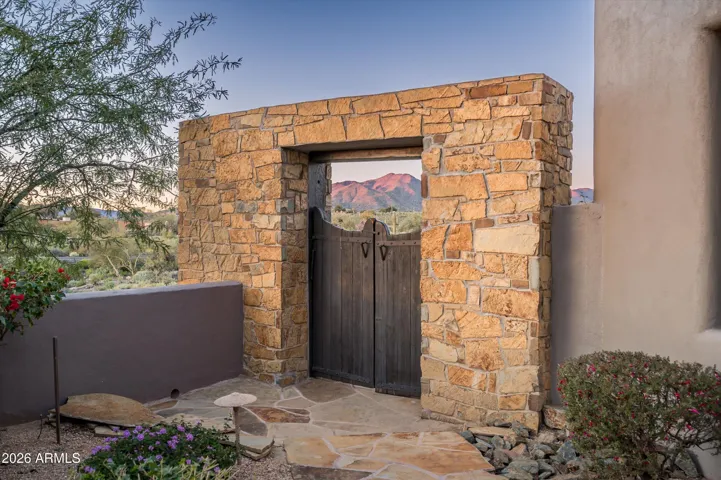 Separate path to casita without going through house