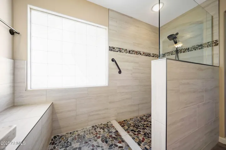 WALK-IN SHOWER!!!