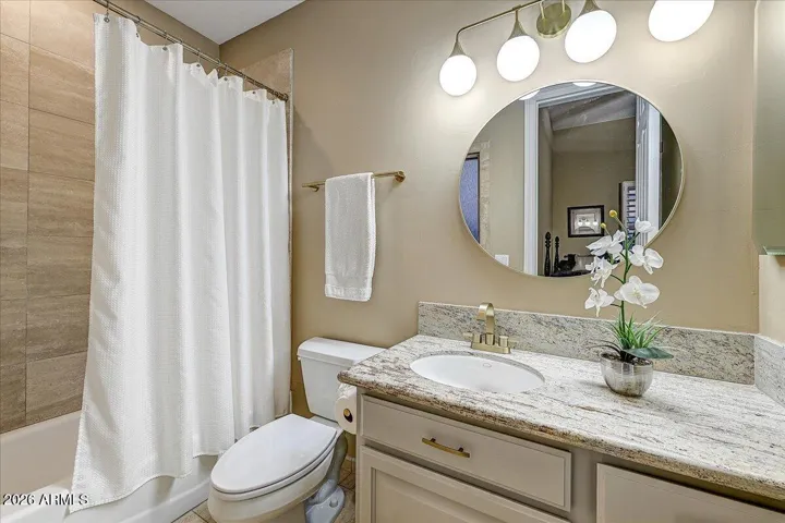 Guest Bathroom IV en suite