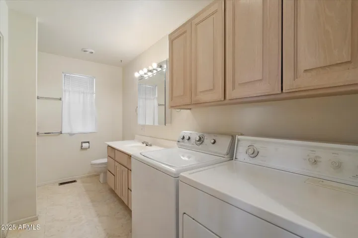 AZ Room Laundy and 3/4 Bath Combo