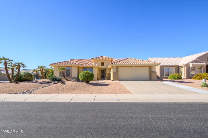 (3) BED RM & DEN~CENTRALLY LOCATED~MOVE IN READY