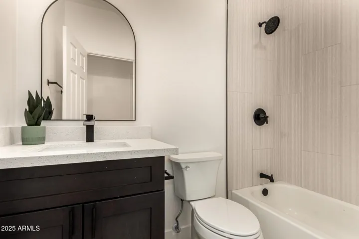 Secondary bathroom.