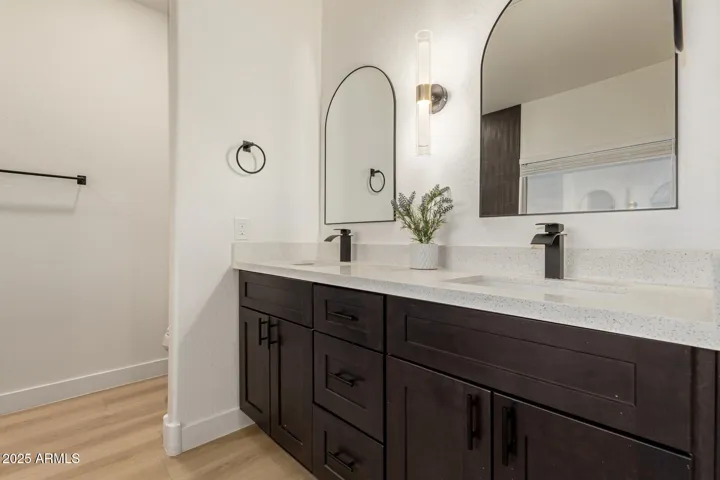 Dual vanities