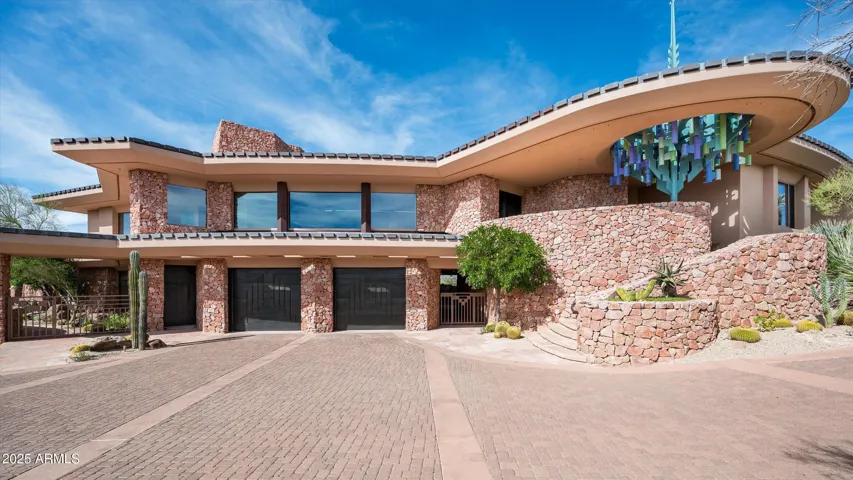 Access to attached casita and additional guest room