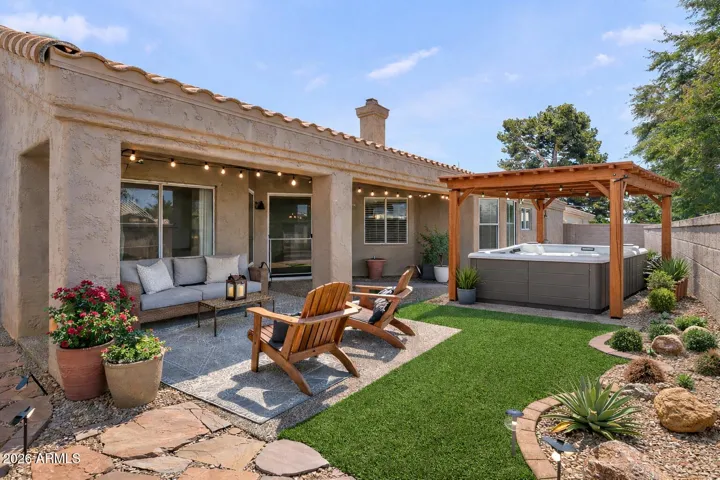 THE HOA WOULD NEED TO APPROVE THE PERGOLA. JUST AN IDEA FOR THOSE WHO MIGHT ENJOY THIS IDEA.