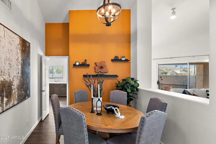 BEAUTIFUL, COZY DINING ROOM.