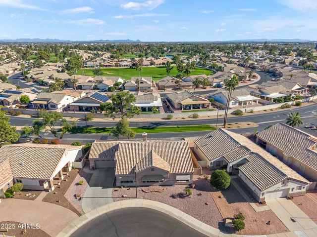 GOLF, PICKLEBALL, TENNIS, SHUFFLEBOARD AND SUCH A VIBRANT ACTIVE COMMUNITY.