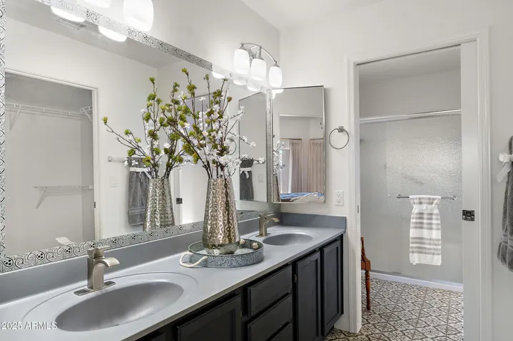 DUAL SINKS, WALK-IN CLOSET, PRIVATE SHOWER AND WATER CLOSET!