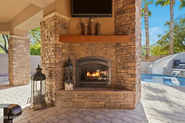 Fireplace Xtrodinaire gas insert Fireplace with hammered face