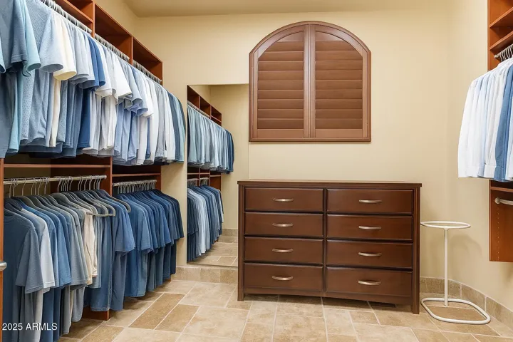 Owners closet 2