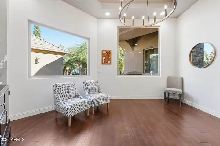 Dinning or sitting room off kitchen