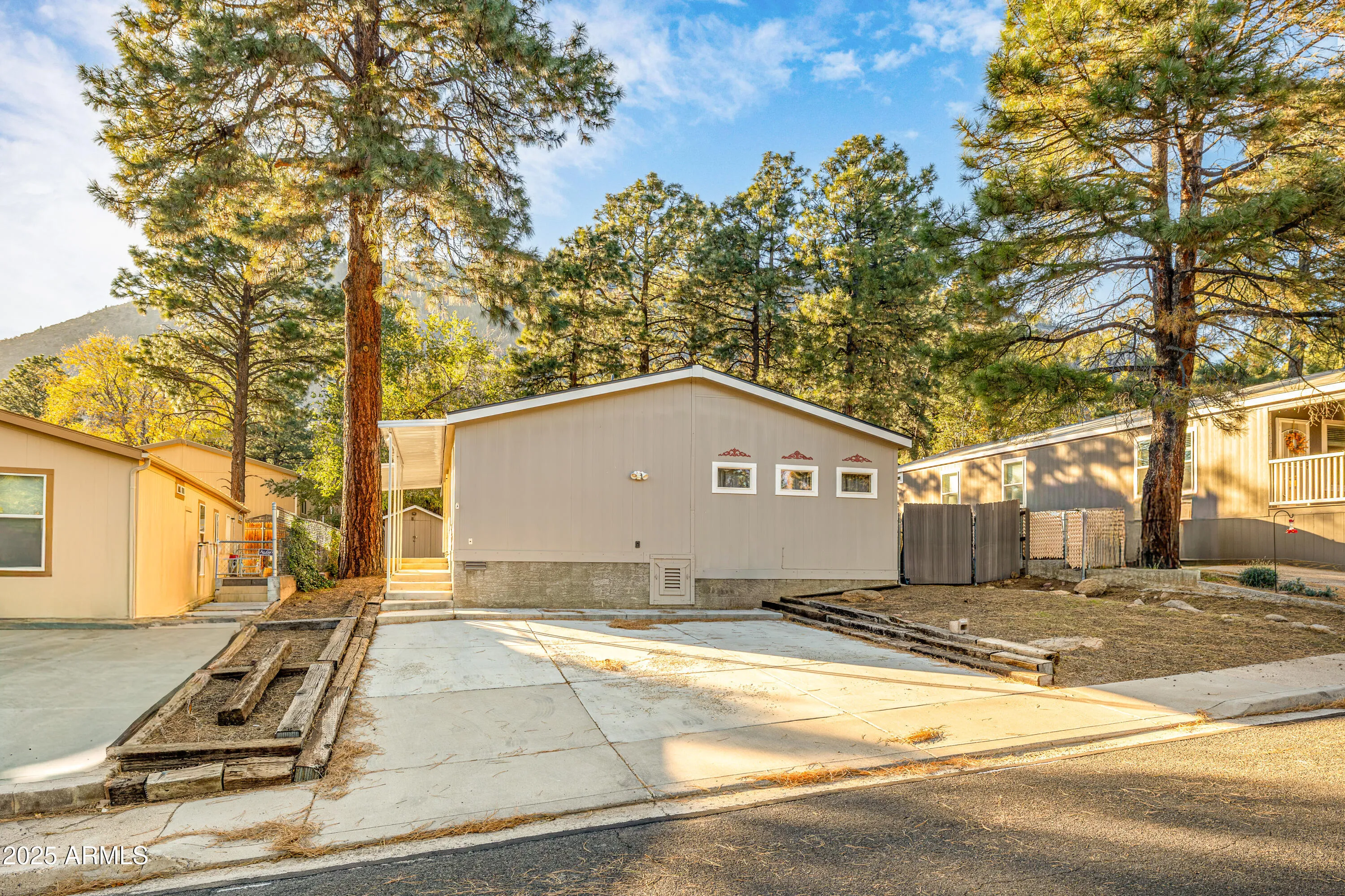 4363 East Wintergreen Road, Flagstaff, AZ, 86004 — photo 3 of 42