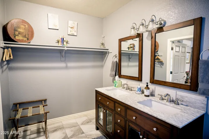 Double Sinks, Additional Storage Area