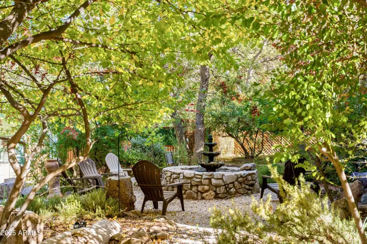 Running Fountain, Sitting Area
