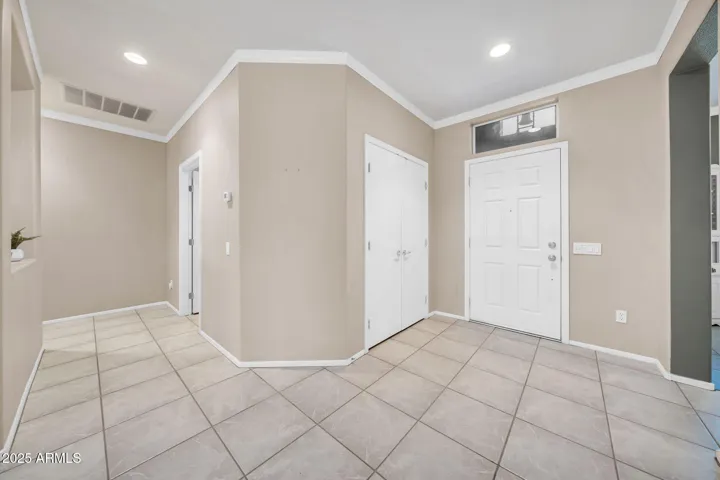 CROWN MOLDING