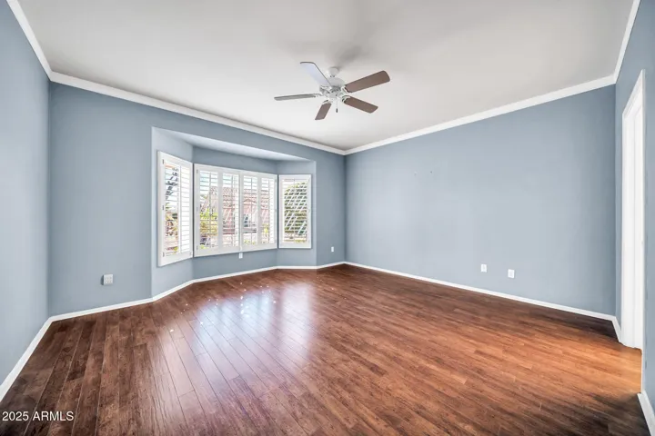 CROWN MOLDING