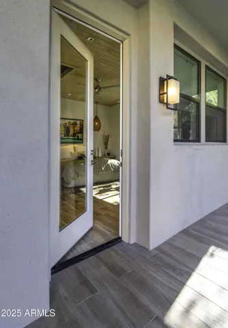 One Bed, One Bath w/walk-in closet