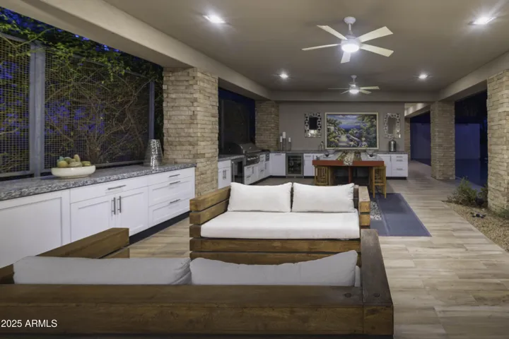 Large Dining Table w/center water feature and fountain