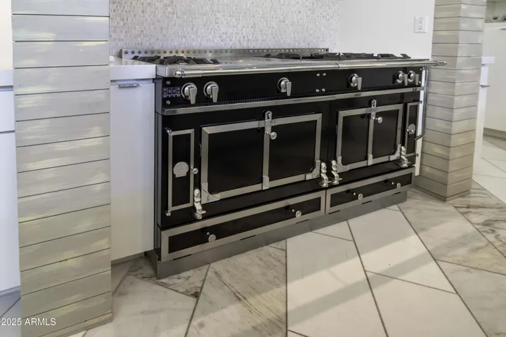 Gas 5 burners, 2 ovens, 2 warming drawers