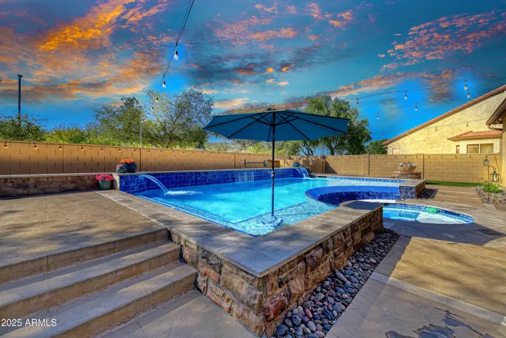 Private Backyard with no neighbors looking down on your party