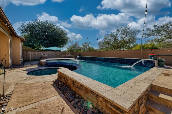 Live edge pool with water features - Must see