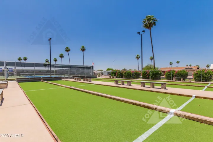 So many community amenities