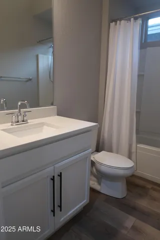 POWDER ROOM - FULL BATH