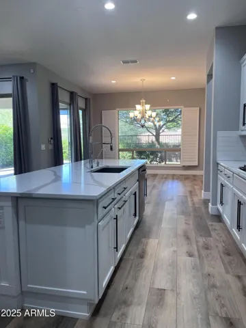 MAGNIFICENT KITCHEN