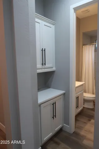 POWDER ROOM / FULL BATH