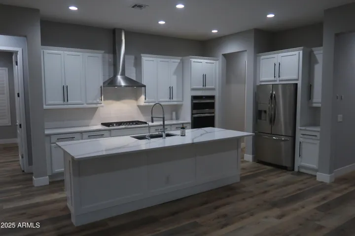 MAGNIFICENT KITCHEN