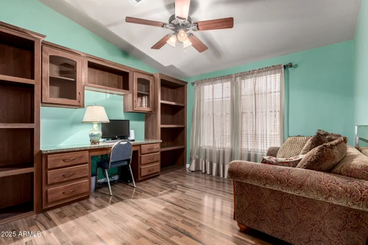 Bonus Office/Den