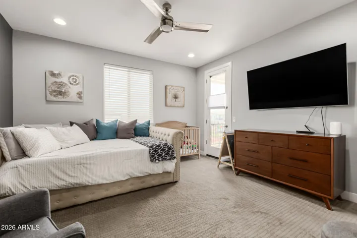 Guestroom 4 w/private exit to back balcony