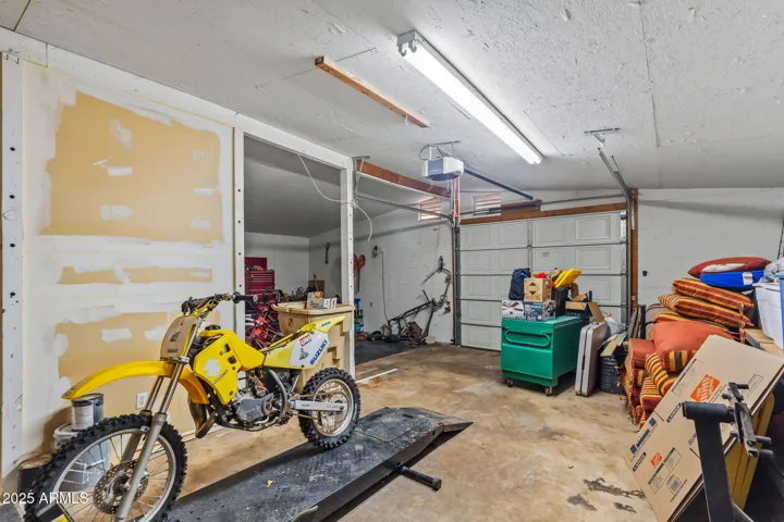 Casita garage/workshop