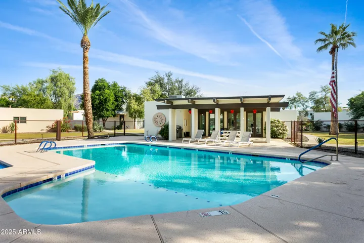 Community Pool, Heated Spa & Clubhouse
