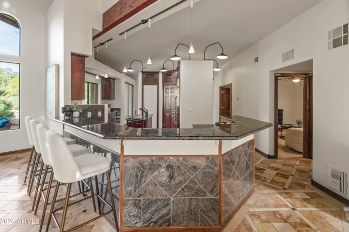 Kitchen with breakfast bar, perfect for social gatherings