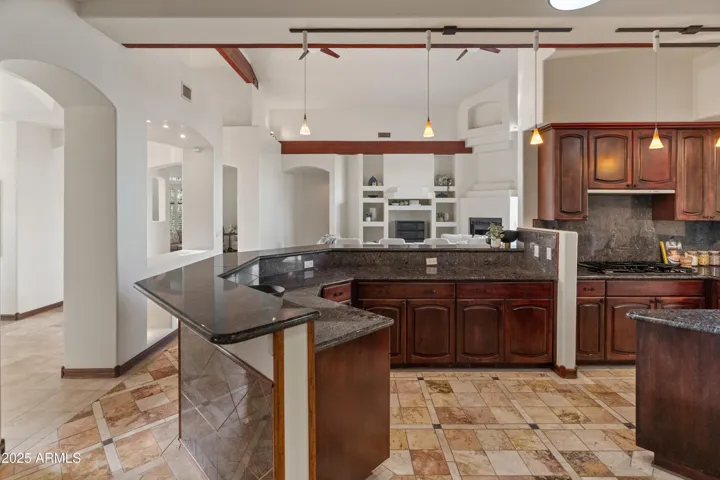 Kitchen with breakfast bar, perfect for social gatherings