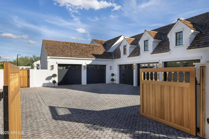 5 garage stalls, with room and height for 5 lifts, totaling 10 cars.