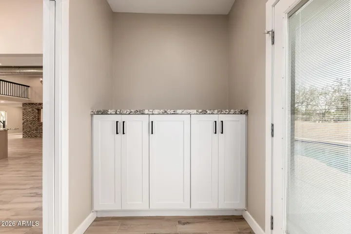 1/2 bath / mudroom