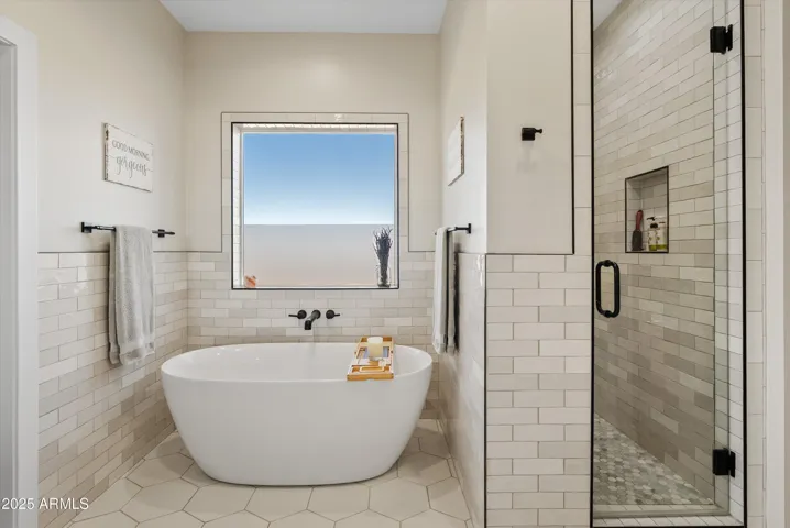 Soak tub