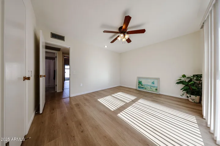 Large Guest bedroom