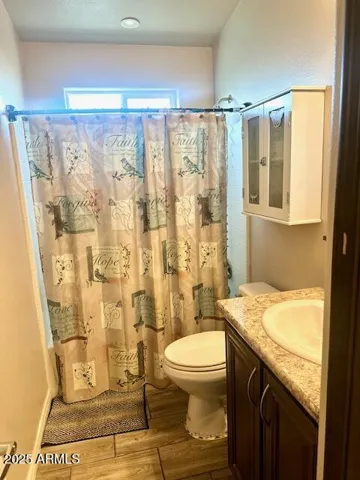 Guest Bath with Tub