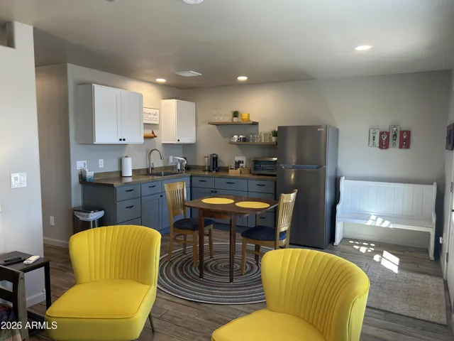 Kitchenette with all the essentials