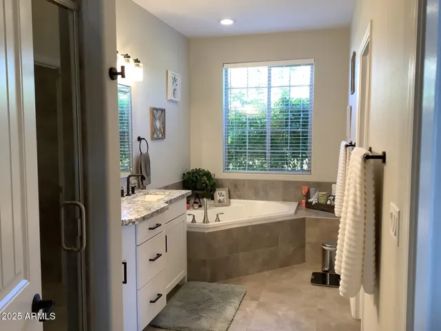 Primary bath/tub/shower/dual sinks