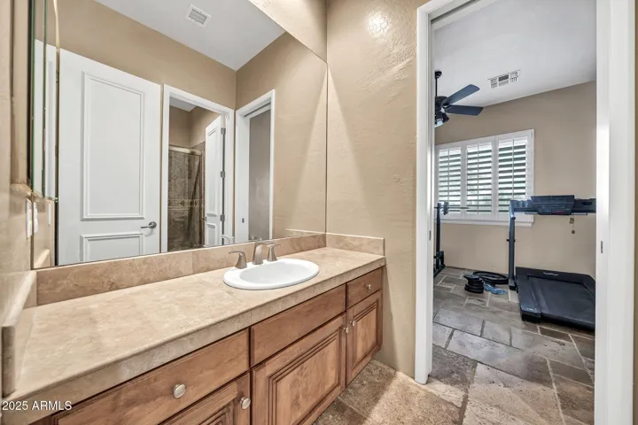 ENSUITE BEDROOM 2