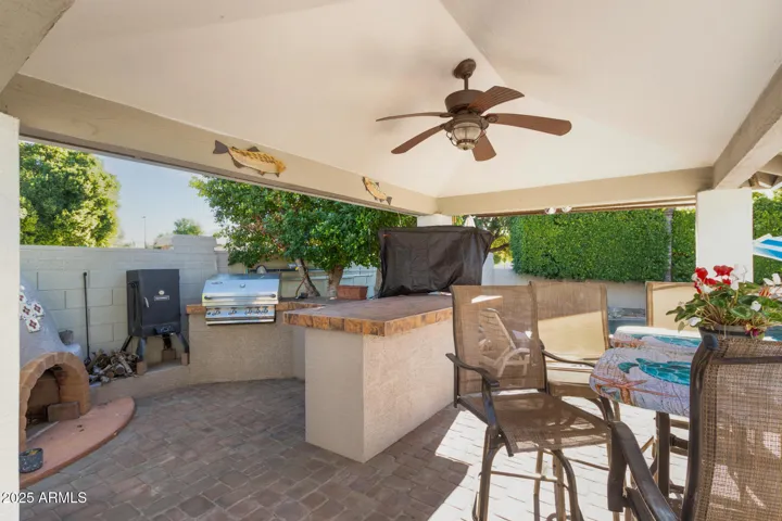 Entertainers Delight with Built in BBQ, Fireplace and TV