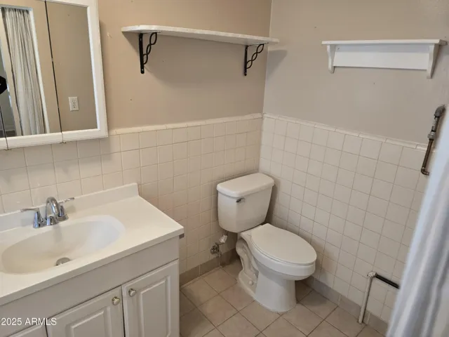 Guest house bath